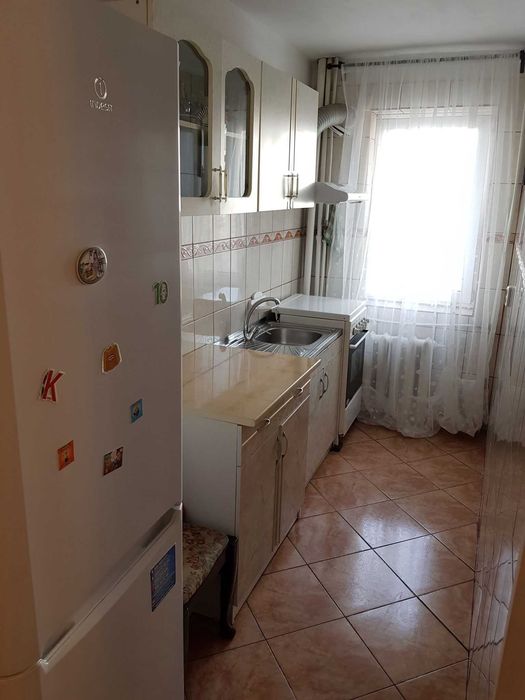 Inchiriez camera in apartament de 3 camere pentru un baiat - SUD