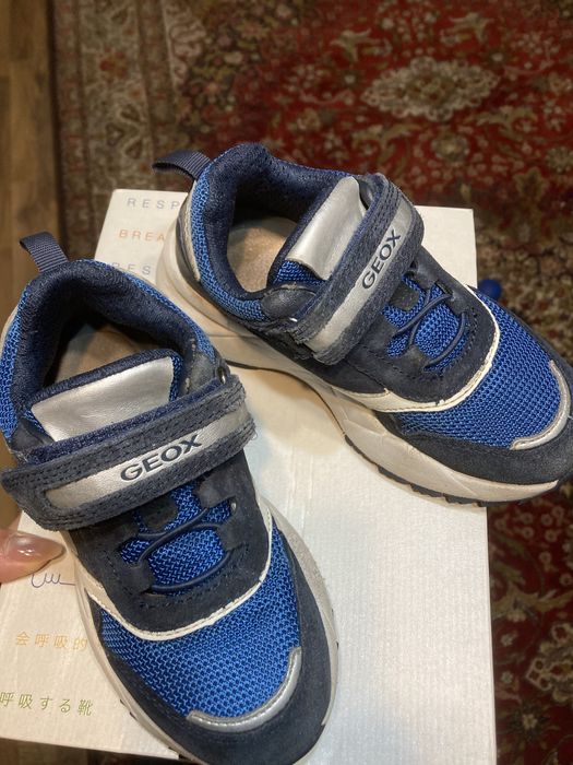 Детские кроссовки Geox размер 28