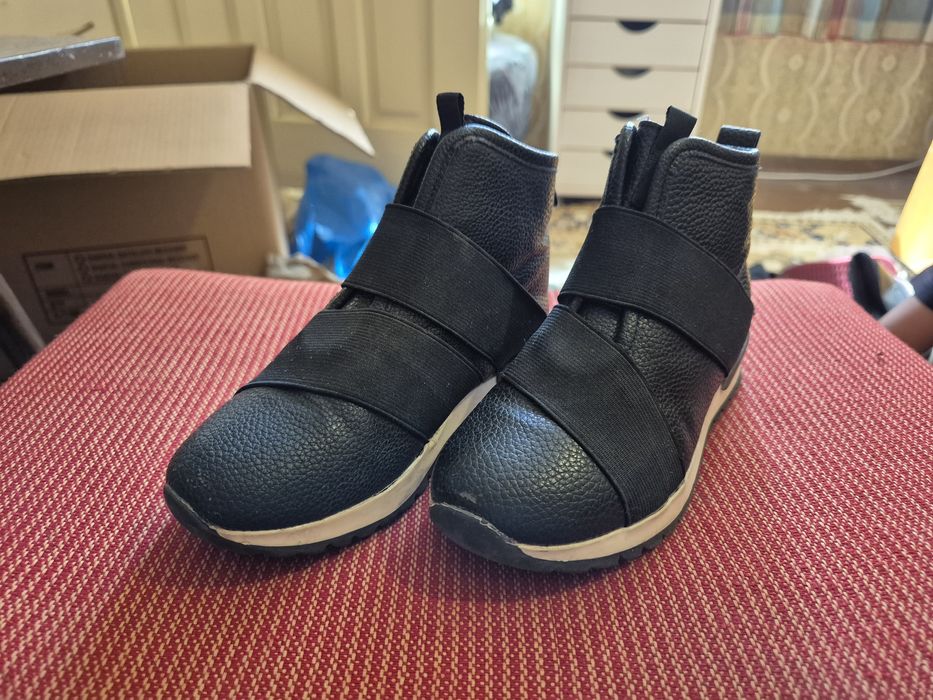 Детски боли, аптеки, маратонки