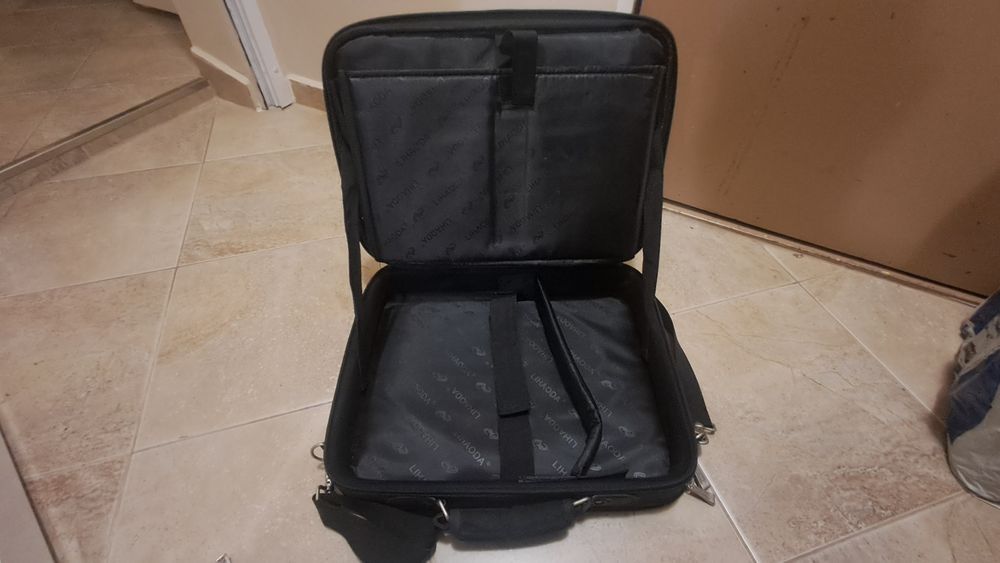 Чанта за лаптоп .