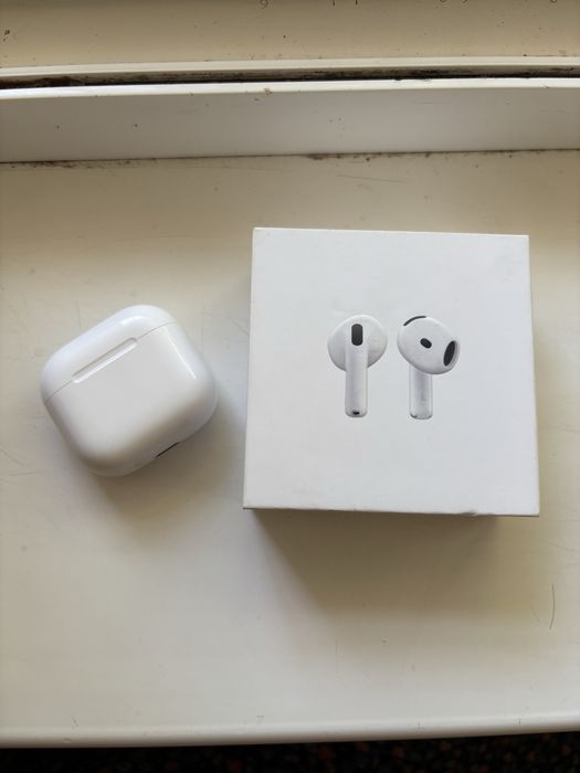AirPods продаются