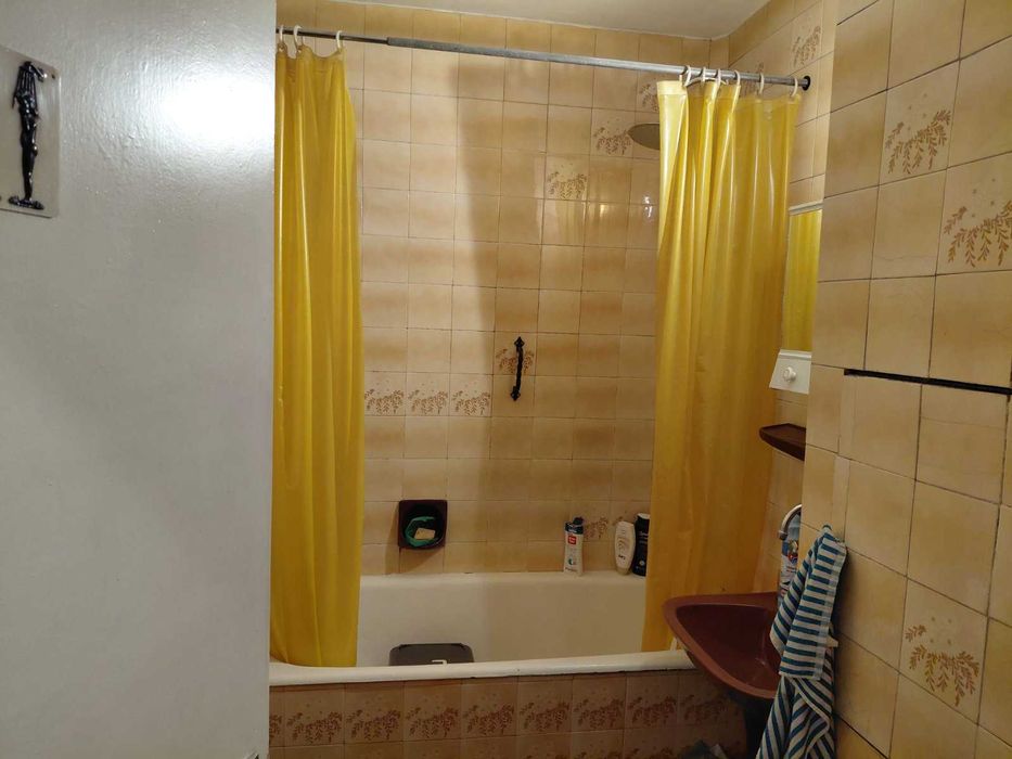 отдавам под наем тристаен апартамент в жк. Люлин 7