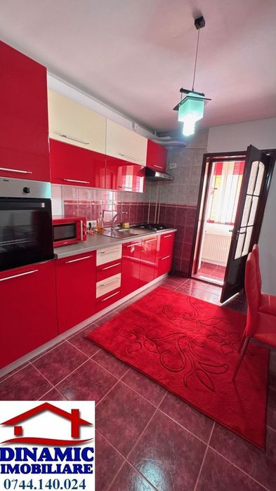 Apartament 3 camere, decomandat, 80 mp – parter înalt – 430 €/lună