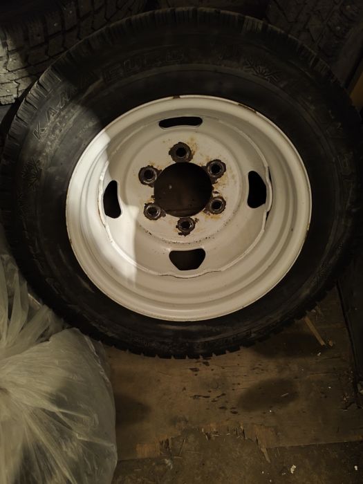 Продам шины с дисками на Газель.