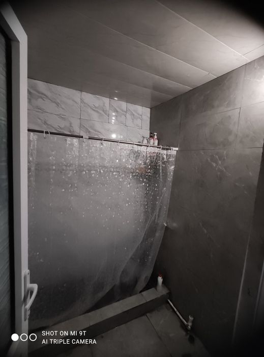 Shaxari yaxshi joydan kvartira sotiladi telepashni yonidan