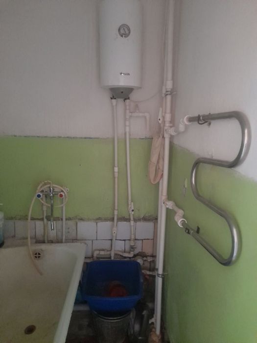 Chirchiq shahar 3 mkrayonda 3 xona uy sotiladi yulni yuzida