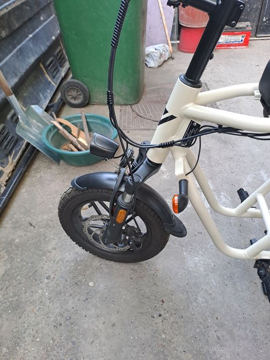 Scuter electric Tesla