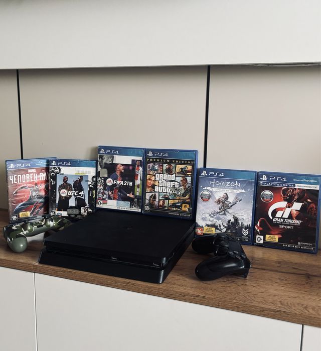 PS4 Slim +2 джойстика +6игр