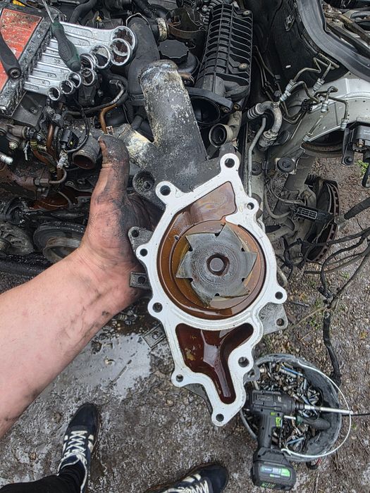 Водна помпа за Mercedes W203 2.7 177 коня