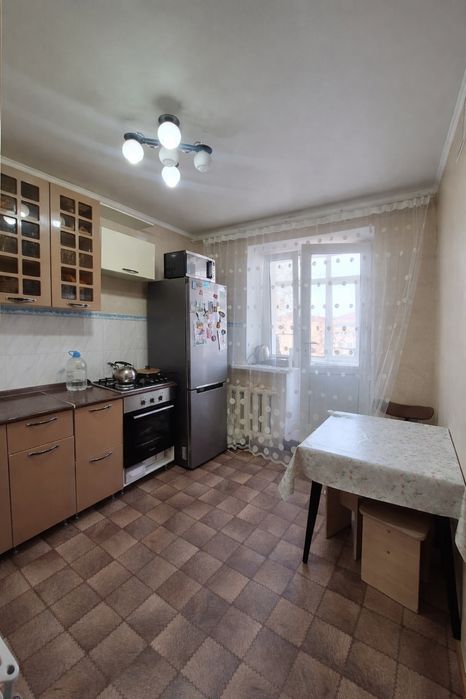 Продаётся 2 комн улучшенная 4 мкрн