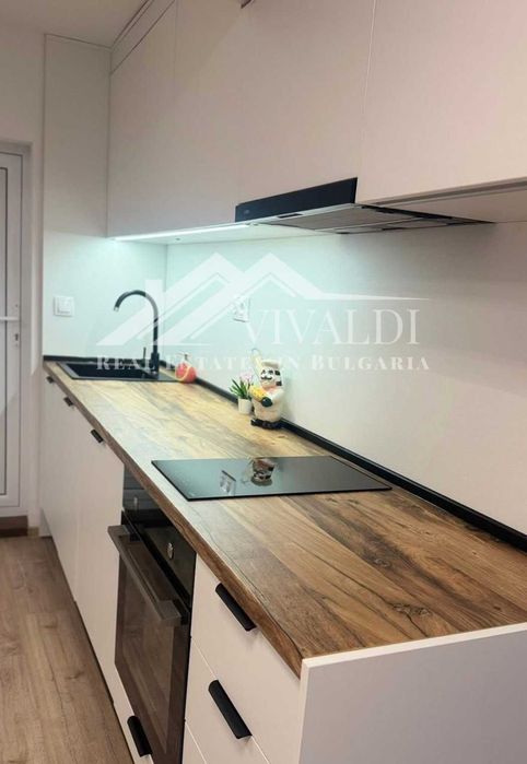 Продава се Двустаен апартамент в Варна, Център - 35 кв.м за 3715 €/кв.м - Снимка #4