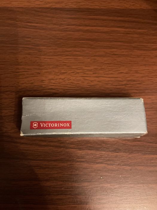 Мультитул Victorinox ножик