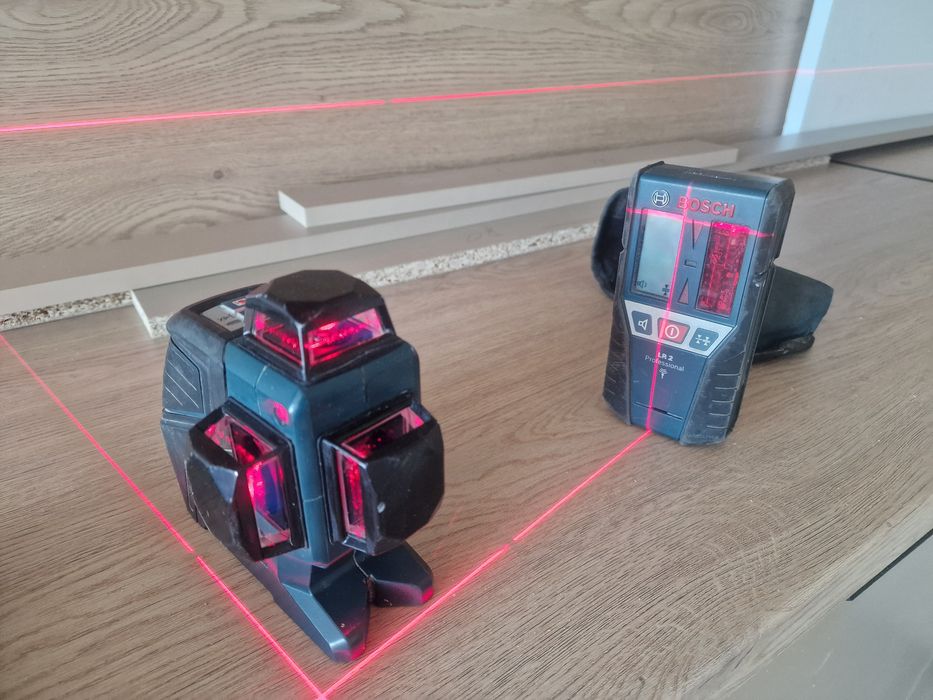Laser Bosch GLL 3-80P si receptor LR 2