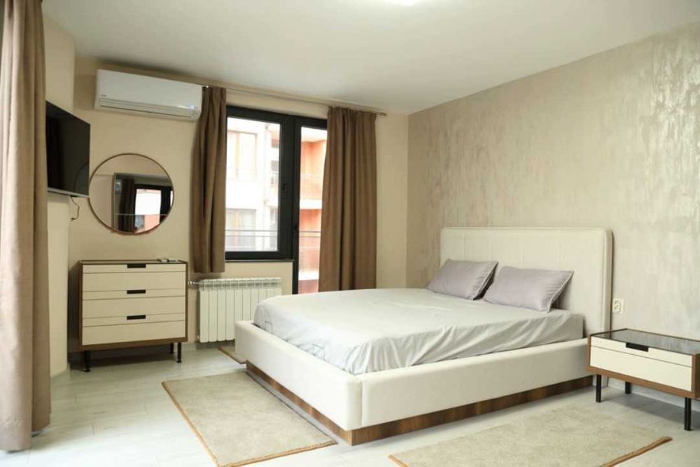 Дава се под наем Многостаен апартамент в София, Център - 180 кв.м за 2193 € - Снимка #2