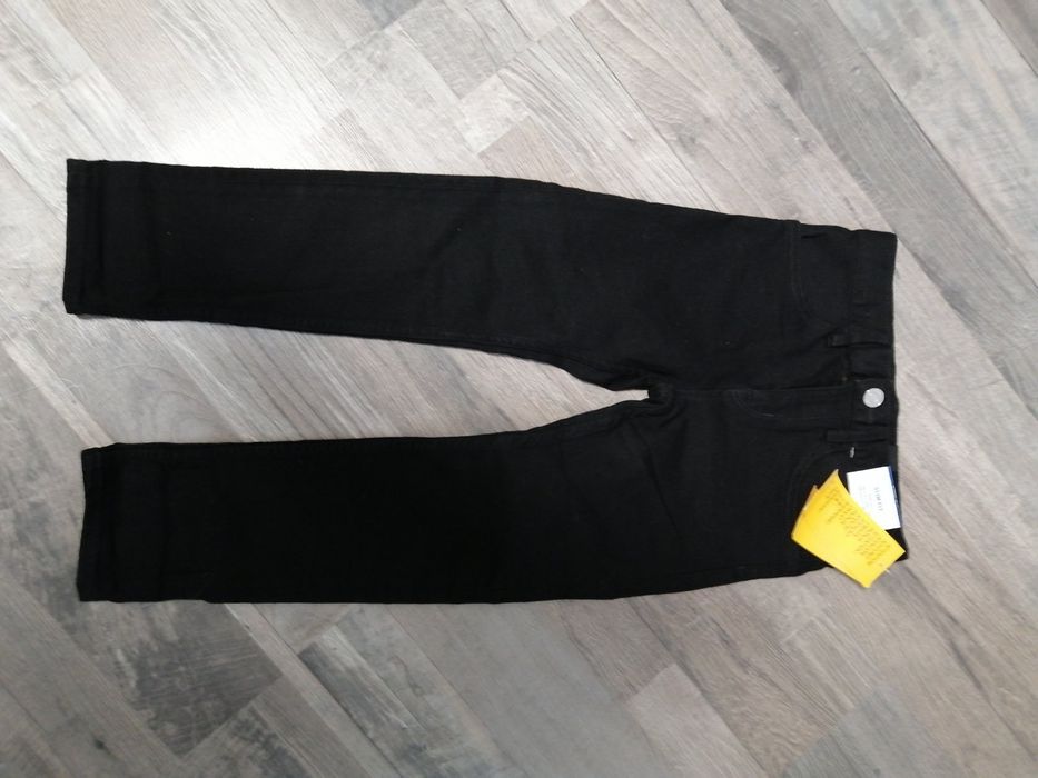 Чисто Нови дънки