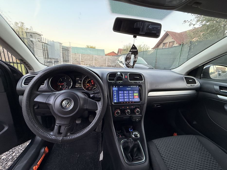 Vând Volkswagen Golf 6 Variant (Combi) – 1.6 TDI – An 2011