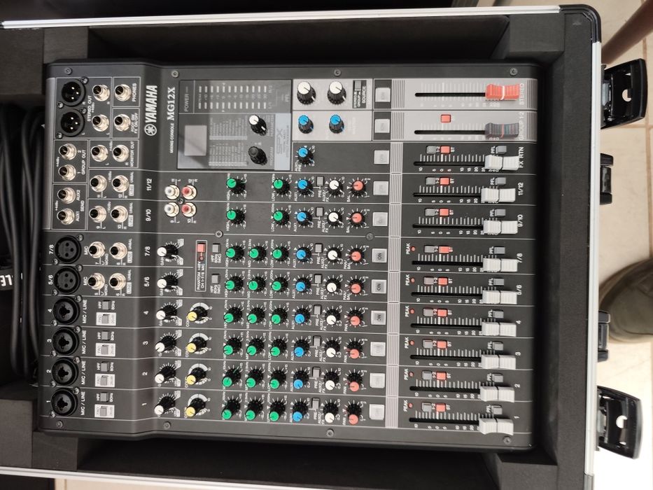 Mixer Yamaha  MG 12X