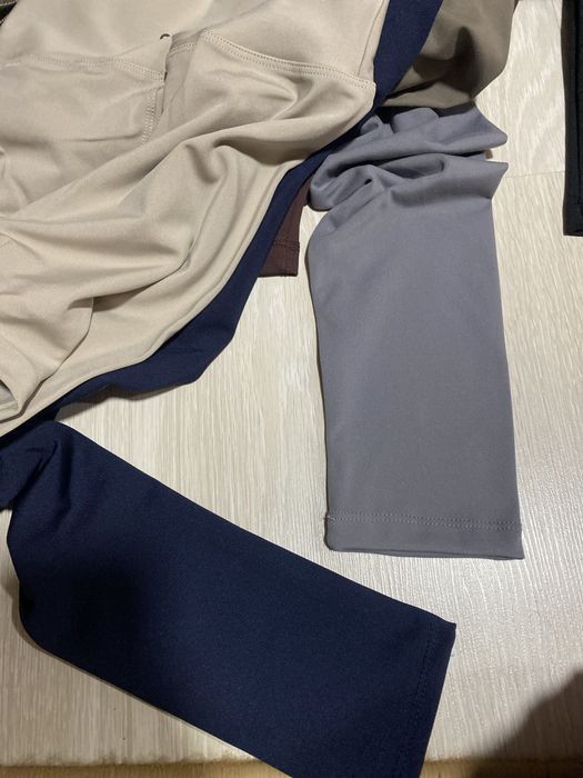 Pantaloni piele, colanti, esarfe