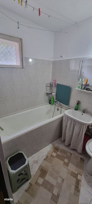 Apartament 3 camere decomandat zona Campus Constanța