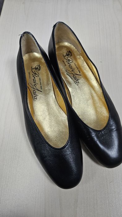 Продам женские туфли