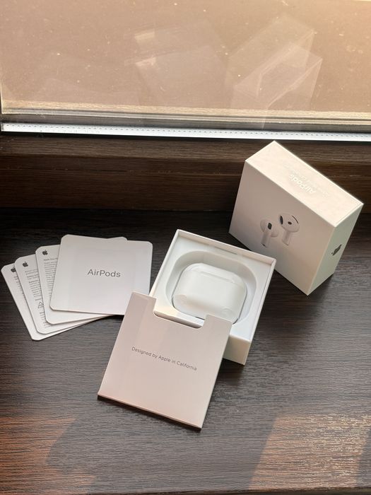 AirPods 4 cu ANC