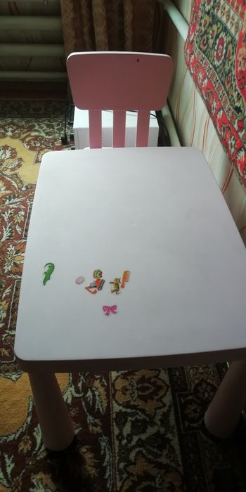 Продам стол и стульчик Икеа