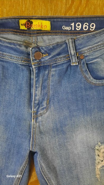 Фирменные джинсы, длинна 3/4.