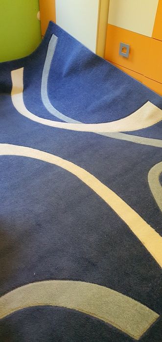 Продавам килим 200/250