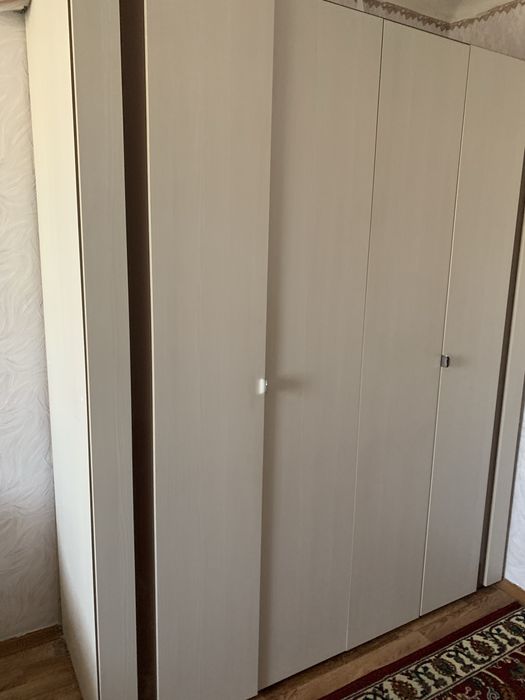 Продам шкаф большой