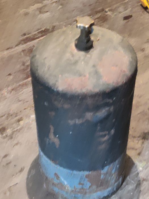 Vând butelie albastră.