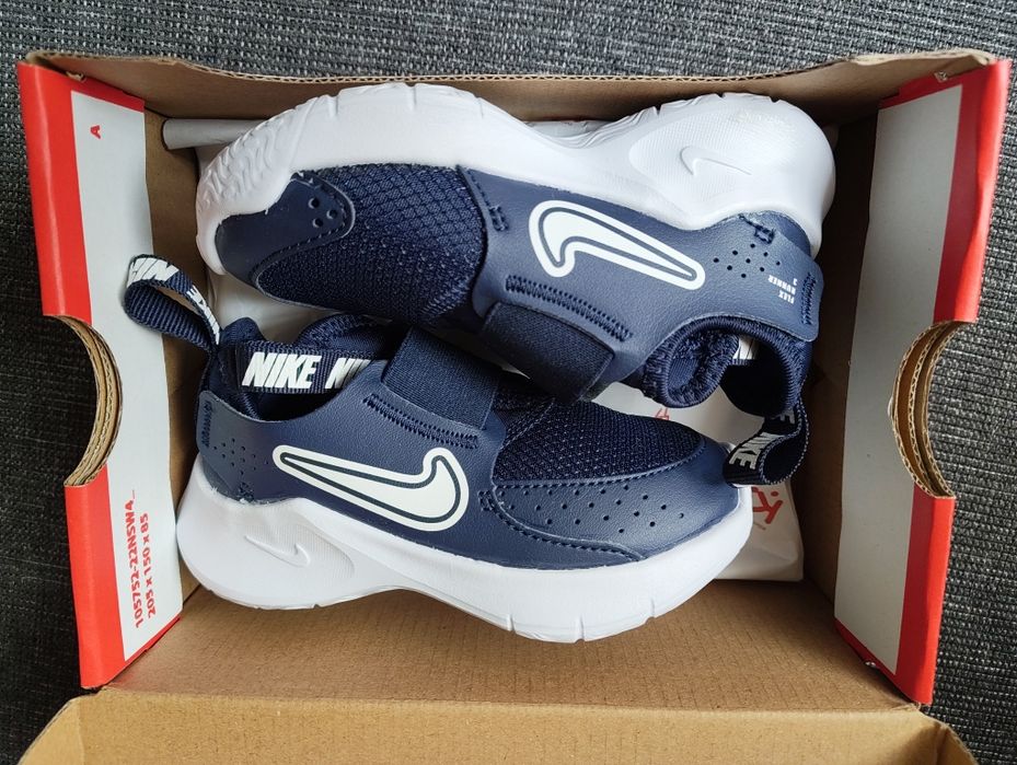 Продавам детски маратонки Nike