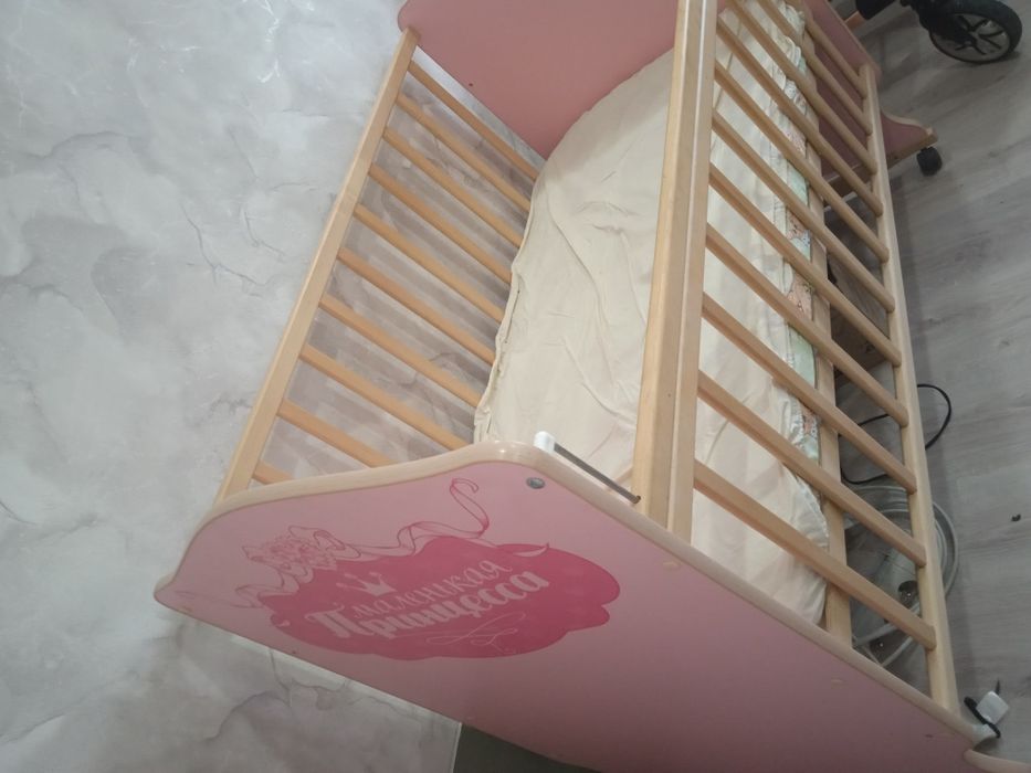 Продам детскую кроватку
