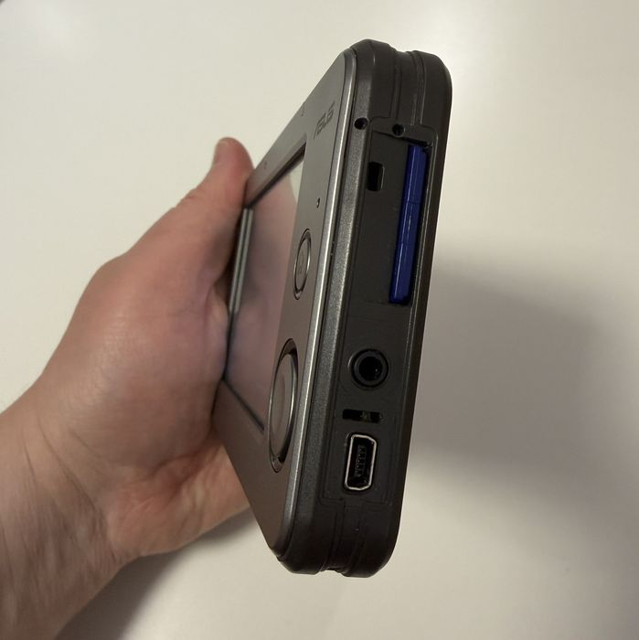 GPS навигация ASUS R600 – мултимедиен навигационен модул