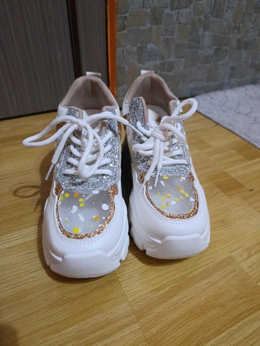 Маратонки те са нови