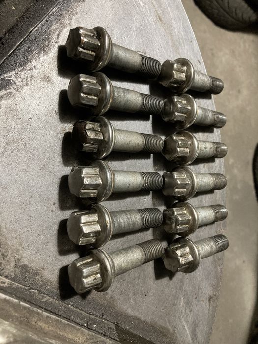 Болтове за Мерцедес