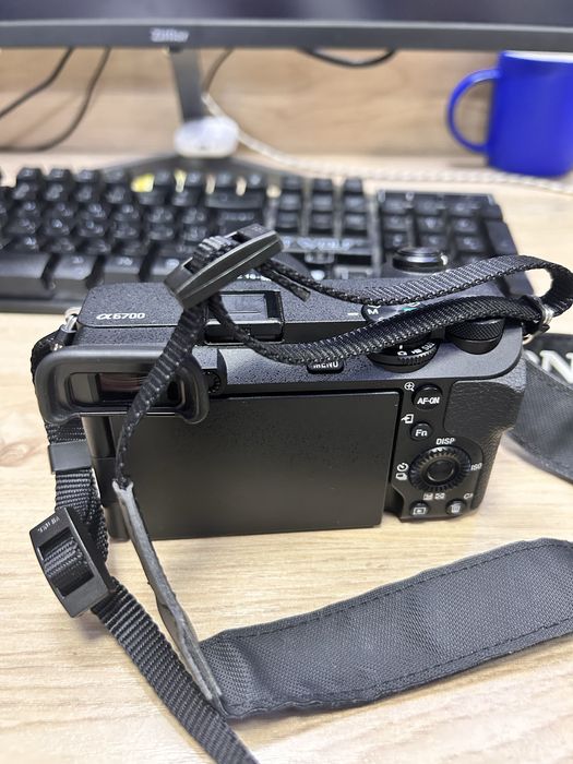 Sony A6700 + 16-50mm * 64gb fleshka