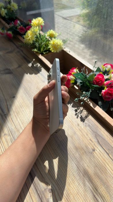 White Iphone 15 Pro Max