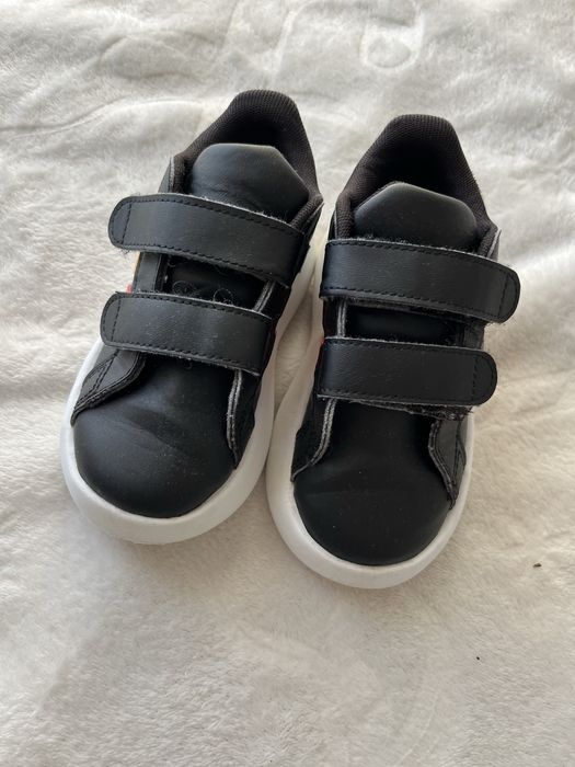 Маратонки Adidas 25.5