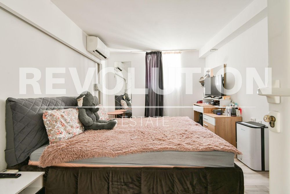 Продава се Тристаен апартамент в София, Център - 68 кв.м за 1125 €/кв.м - Снимка #3