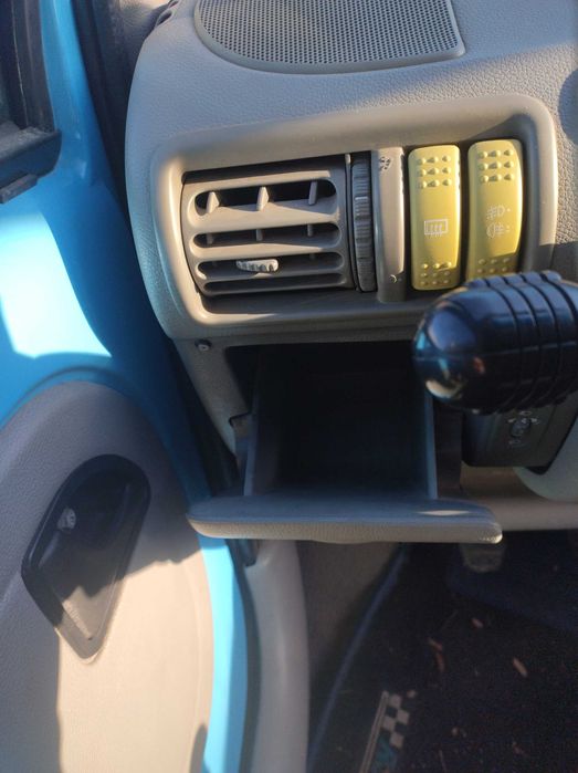 Renault Twingo на части