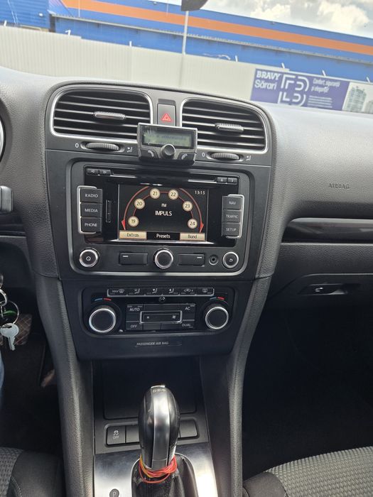 Vând Volkswagen Golf VI
