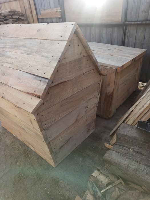 Будки новые для средних собак.