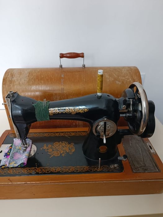 Продаётся швейная машина