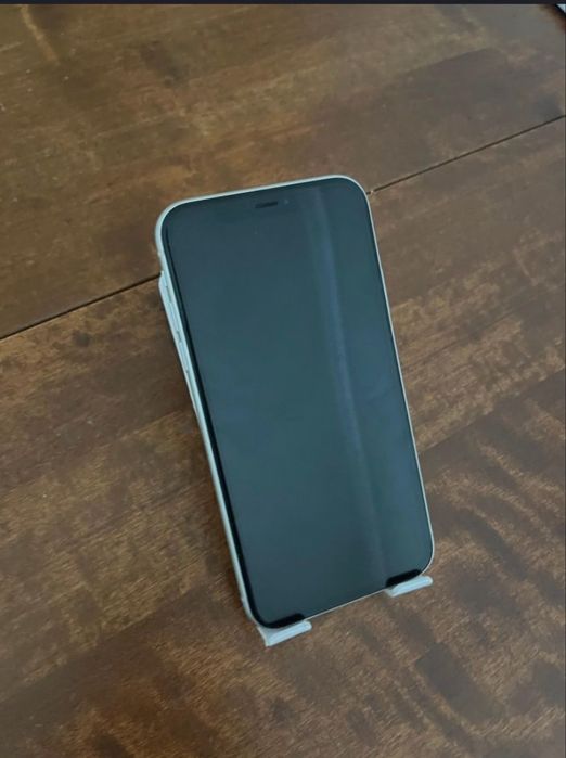 обменяю Айфон 11 64gb