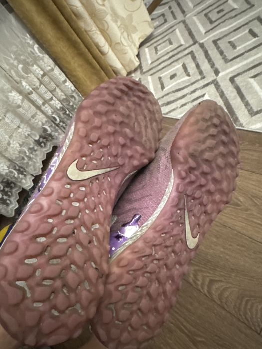 Продам сороконожки nike phantom  43 размер