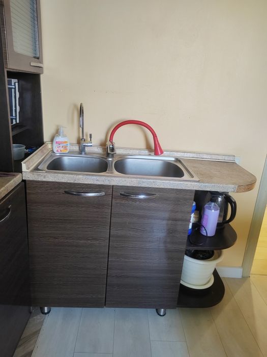 Продаётся кухонная мебель