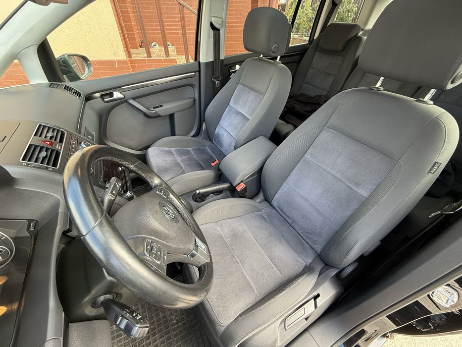 VÂND Volkswagen Touran 2015 170cp