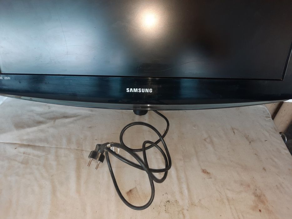 Телевизор Самсунг 32 инчов модел LE32R81B SAMSUNG  за части