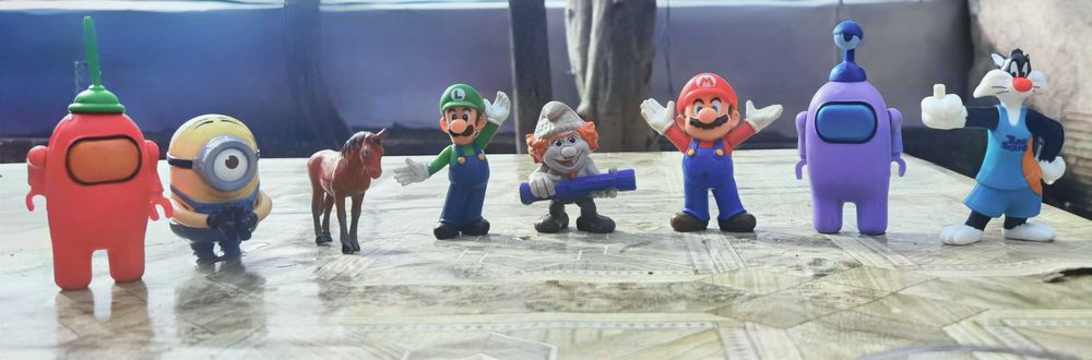 Фигурки на анимационни герой