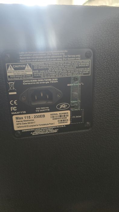 Басовый комбоусилитель peavey max115